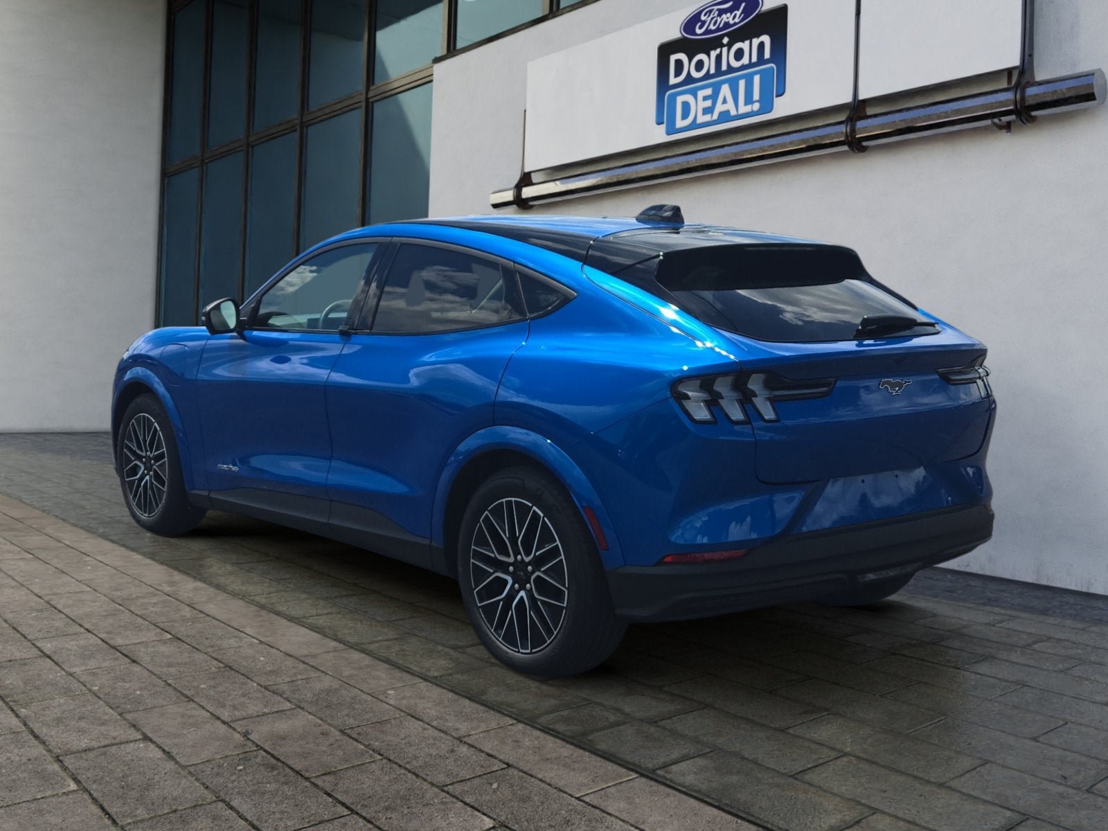 Certified 2025 Ford Mustang Mach-E Premium AWD/4WD image 5