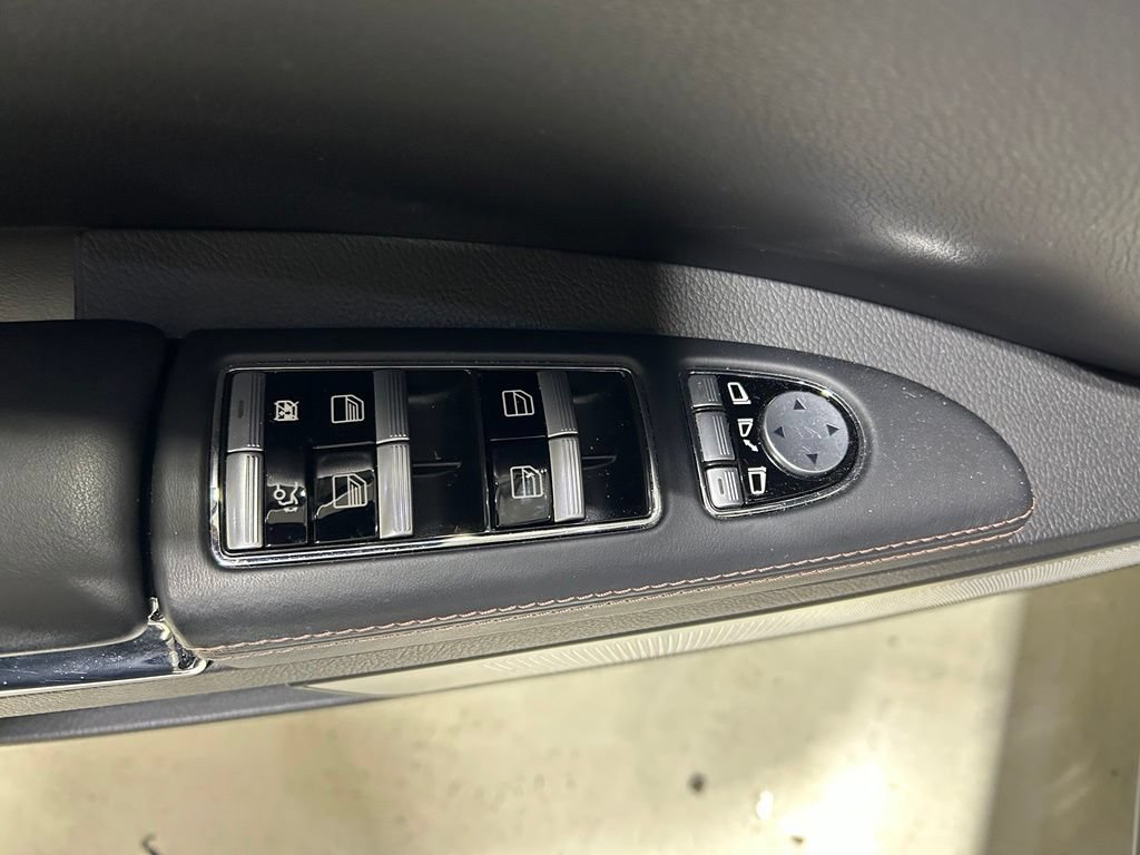 Used 2013 Mercedes-Benz S 63 AMG image 12