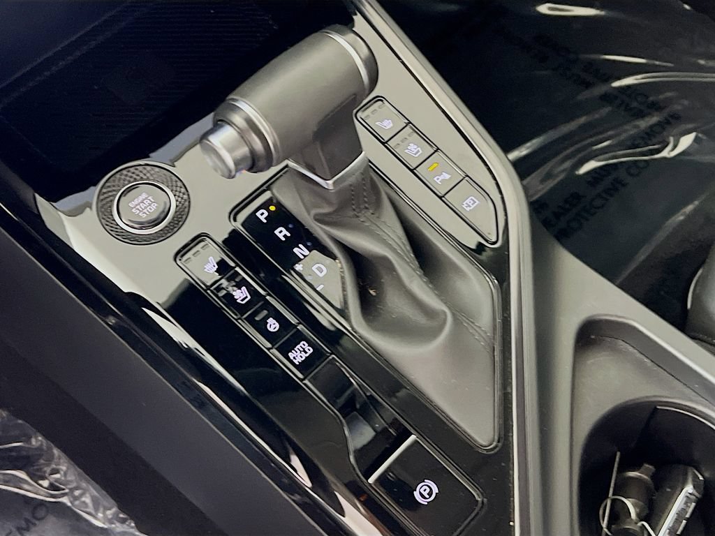 Used 2023 Kia Niro SX Touring FWD image 16