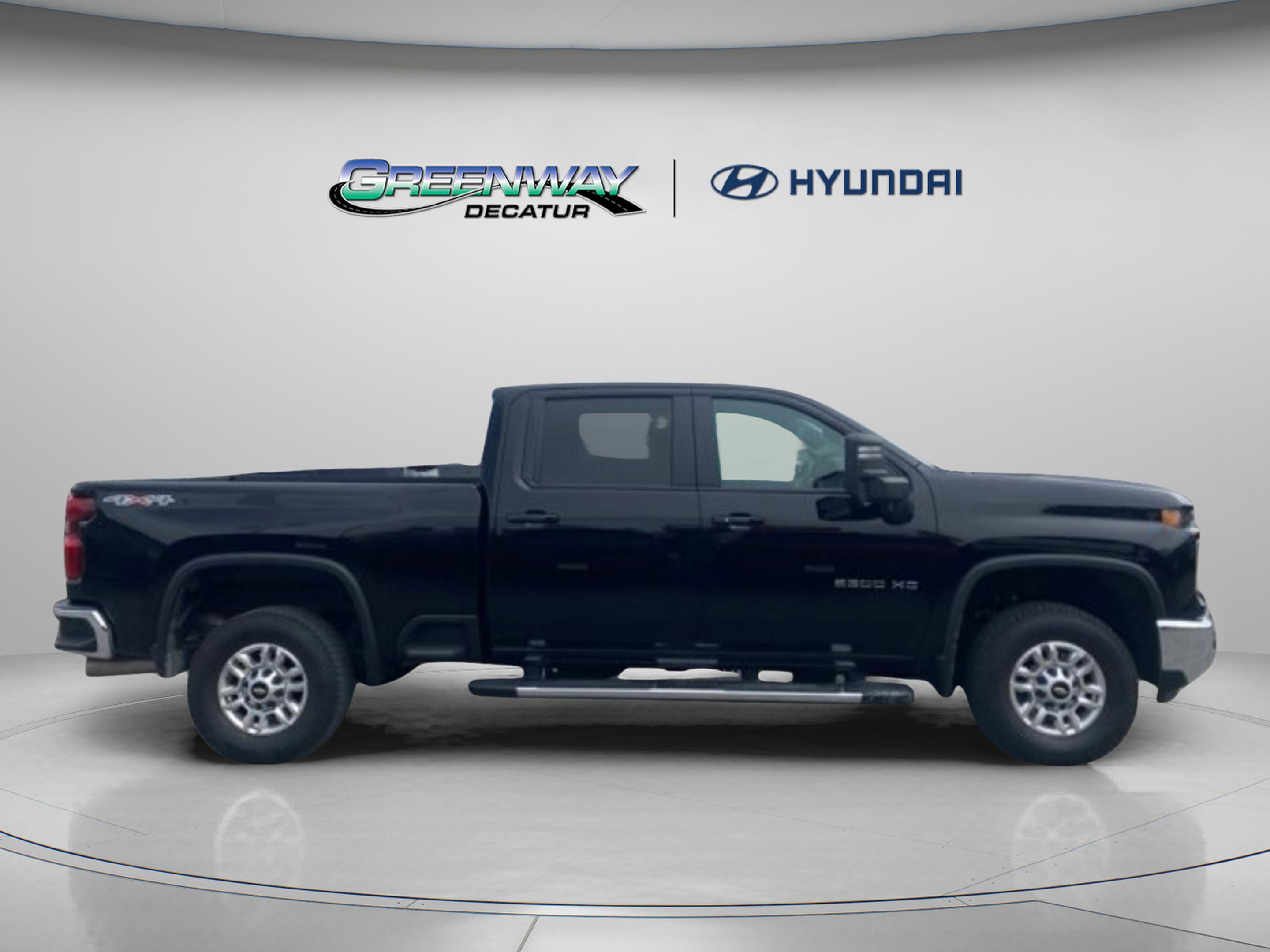 Used 2025 Chevrolet Silverado 2500 LT w/ Convenience Package AWD/4WD image 11