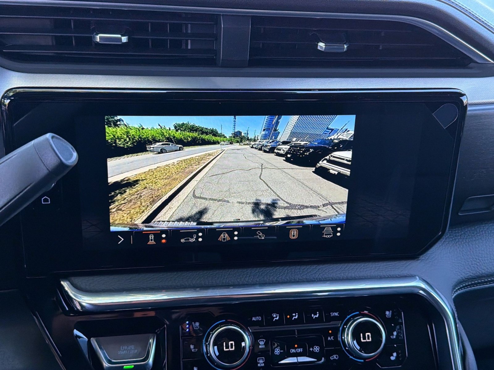 New 2026 GMC Sierra 2500 Denali w/ Denali Reserve Package AWD/4WD image 19