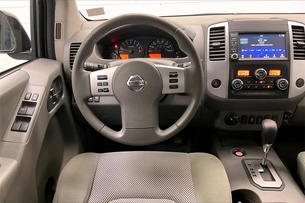 Certified 2020 Nissan Frontier SV w/ Midnight Edition Floor Mats image 4