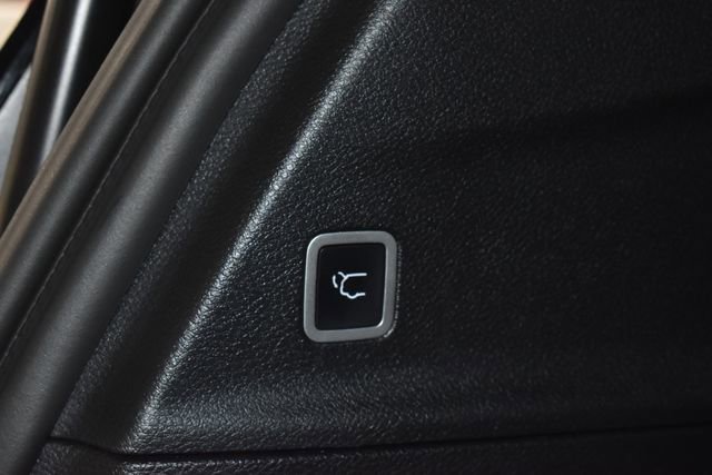 Used 2025 Chrysler Pacifica Limited image 41