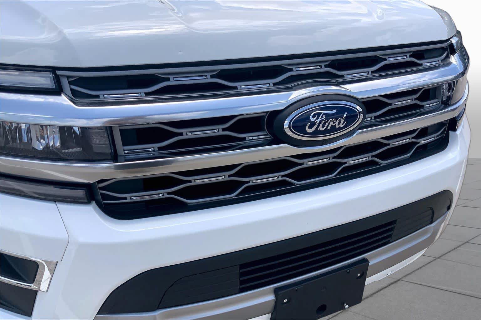 Used 2024 Ford Expedition Platinum RWD image 29