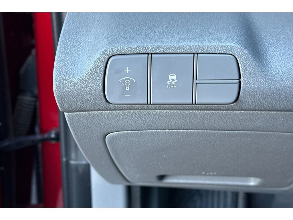 Used 2024 Hyundai Elantra SEL image 30