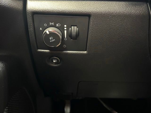 Used 2021 Jeep Grand Cherokee Altitude AWD/4WD image 15