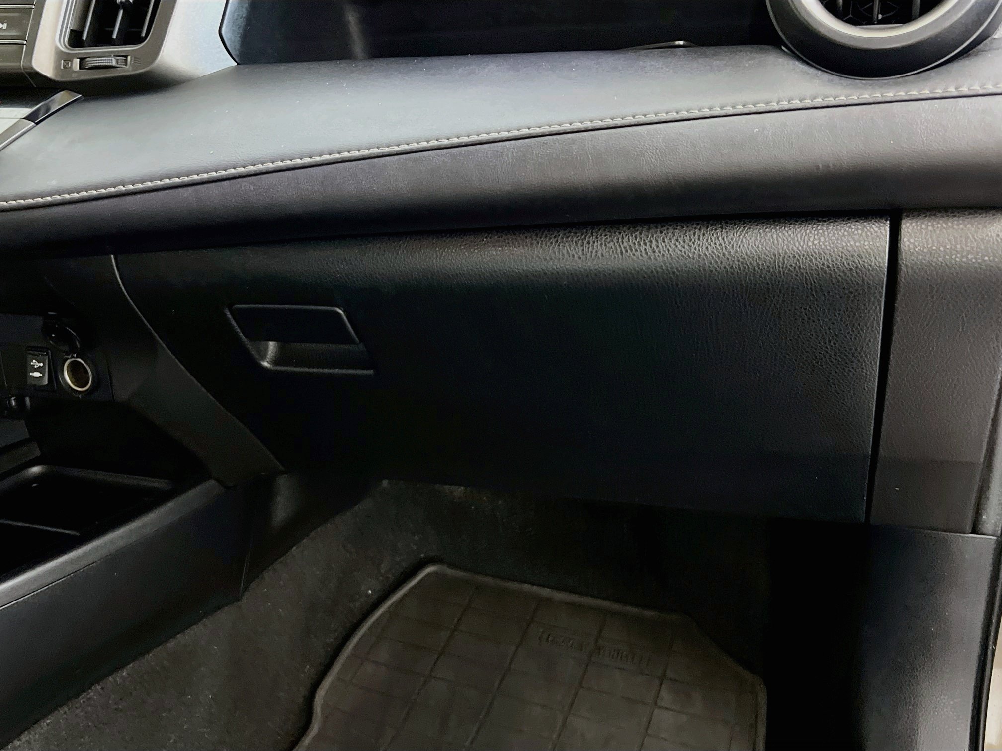 Used 2013 Toyota RAV4 Limited AWD/4WD image 34