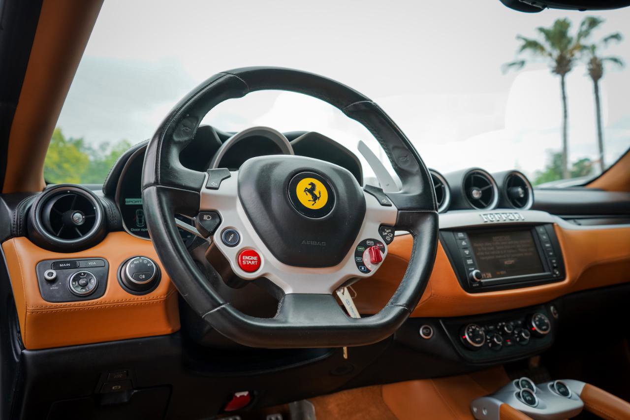 Used 2015 Ferrari FF image 12