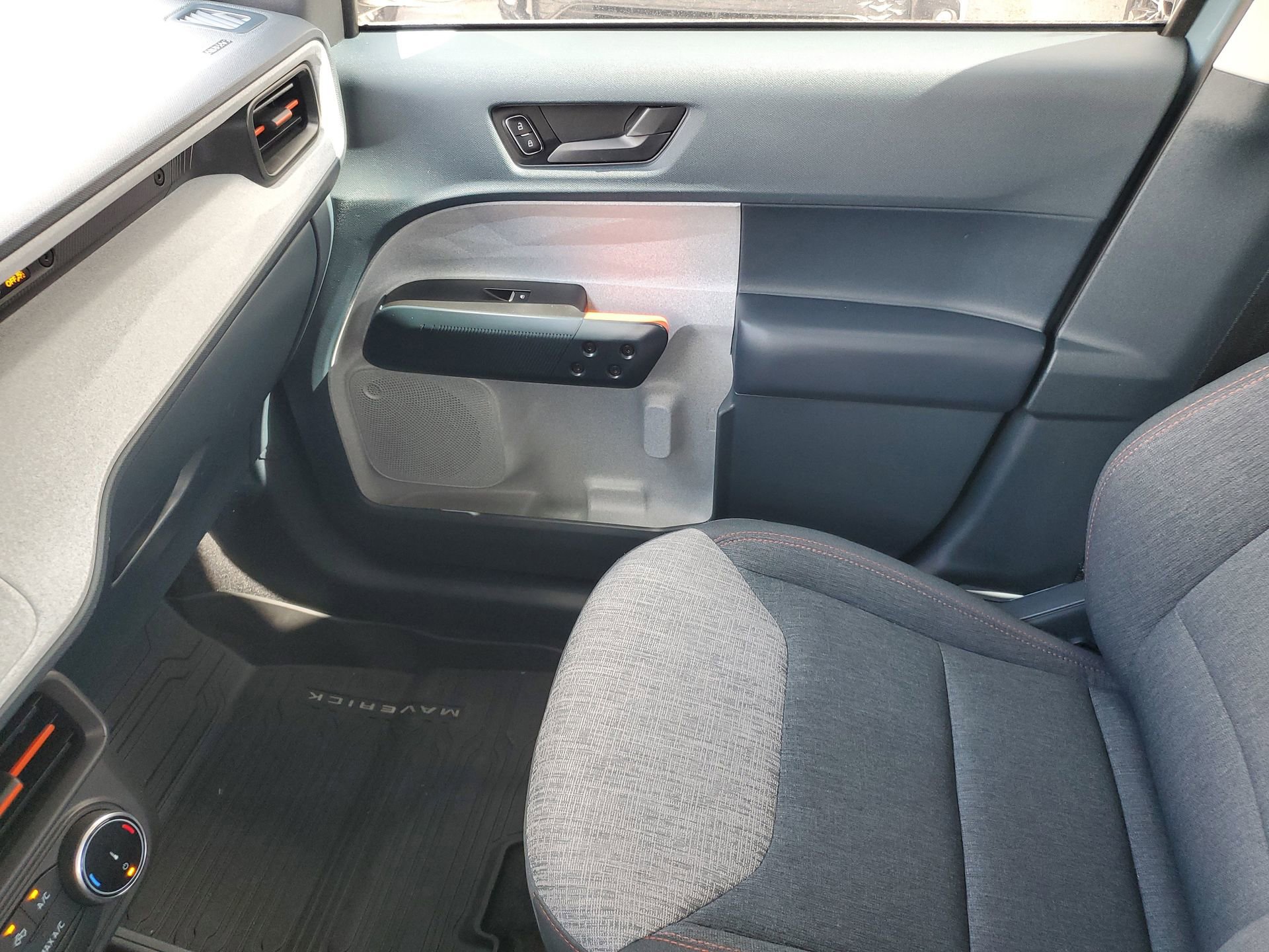 Used 2023 Ford Maverick XLT image 26