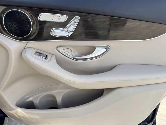 Used 2019 Mercedes-Benz GLC 300 image 10