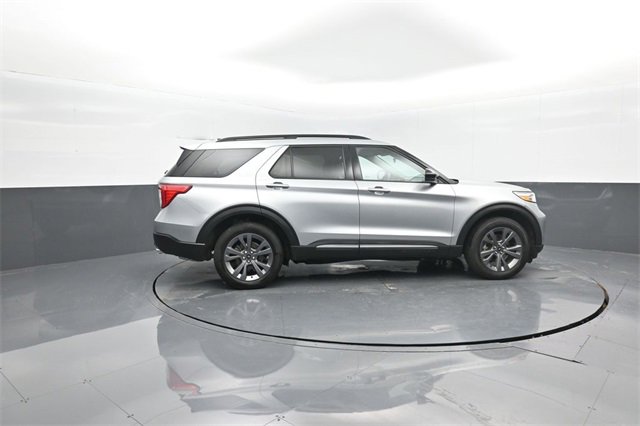 Certified 2023 Ford Explorer XLT w/ Equipment Group 202A image 8