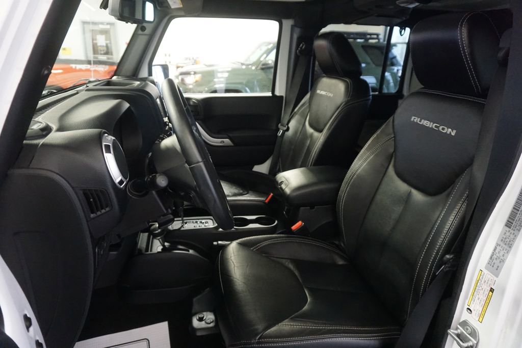 Used 2015 Jeep Wrangler Unlimited Rubicon w/ Dual Top Group image 18
