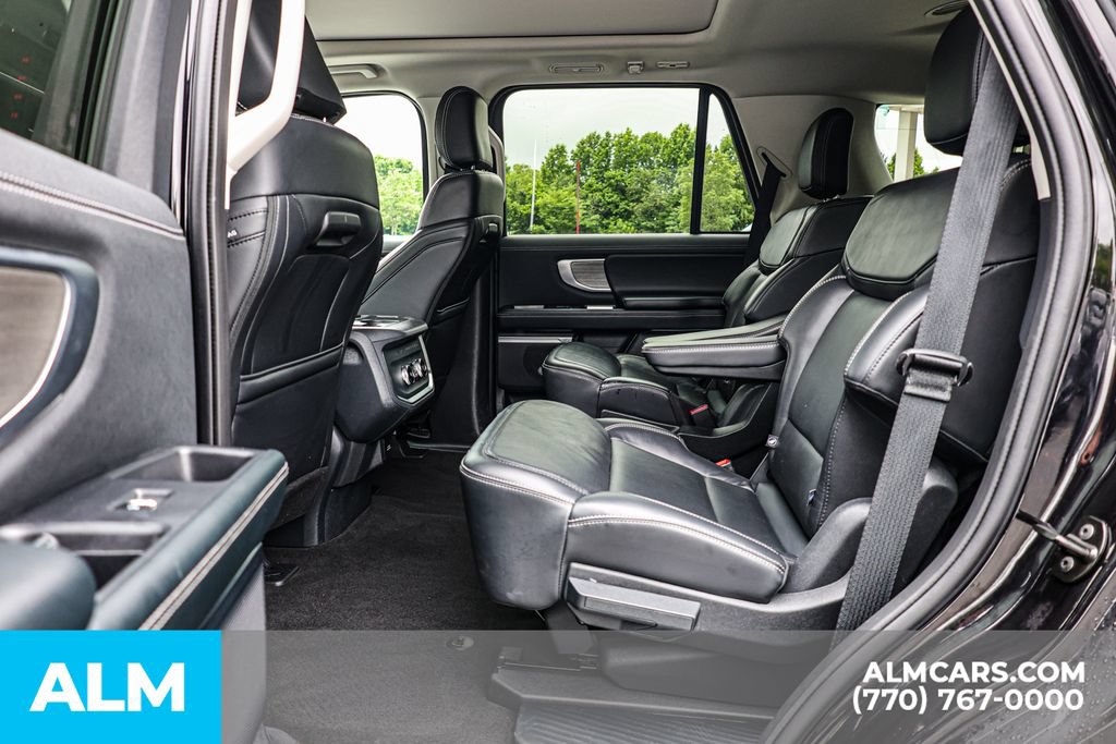 Used 2025 Ford Expedition Platinum AWD/4WD image 18