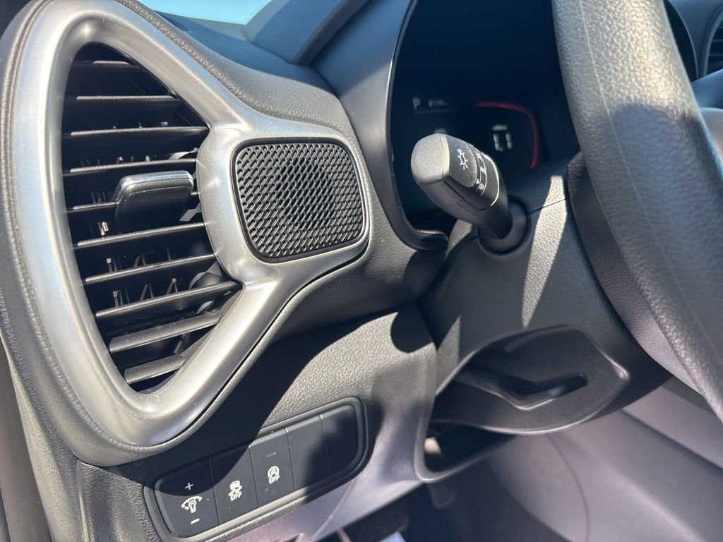 Used 2025 Kia Soul LX image 13