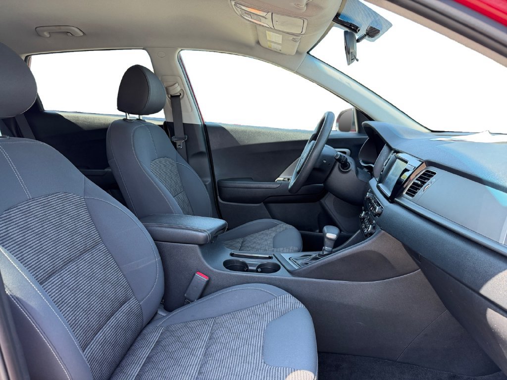 Used 2018 Kia Niro LX FWD image 23