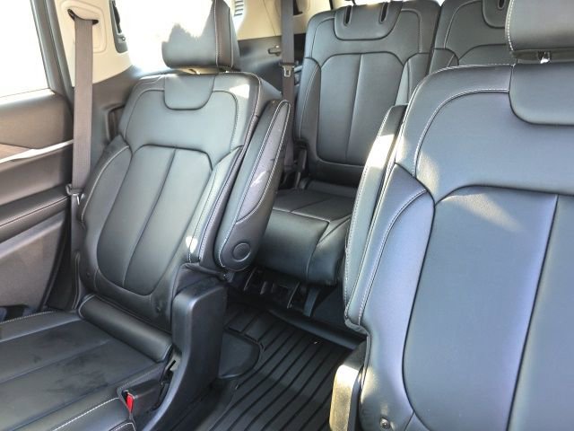 Used 2023 Jeep Grand Cherokee L Limited image 15