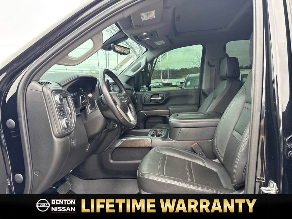 Used 2022 GMC Sierra 3500 Denali w/ Denali Black Diamond Edition image 11