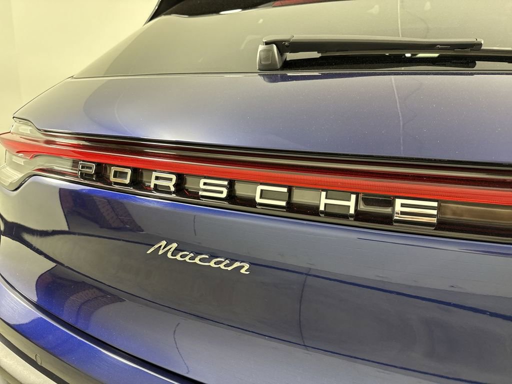 Certified 2025 Porsche Macan image 19