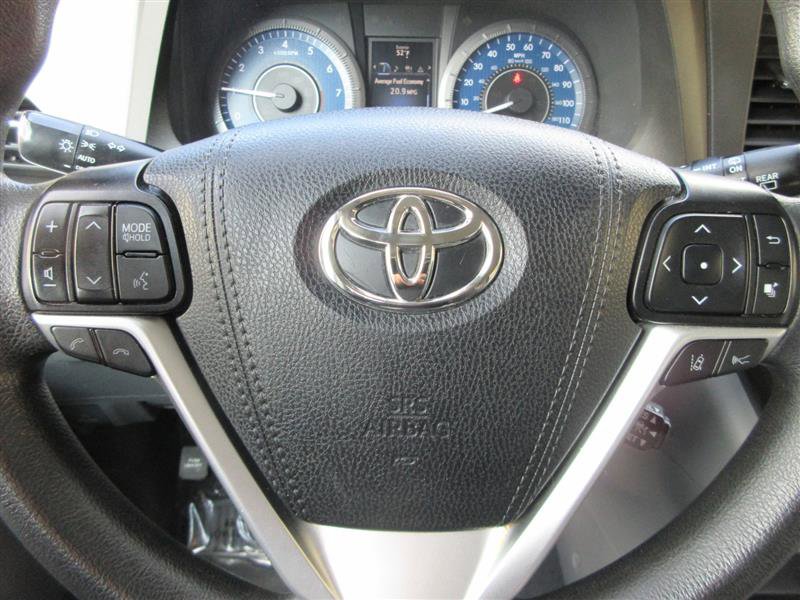 Used 2020 Toyota Sienna LE image 14