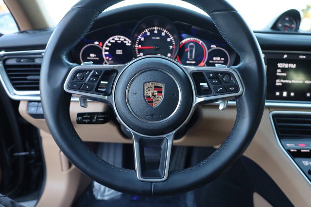 Used 2017 Porsche Panamera image 26