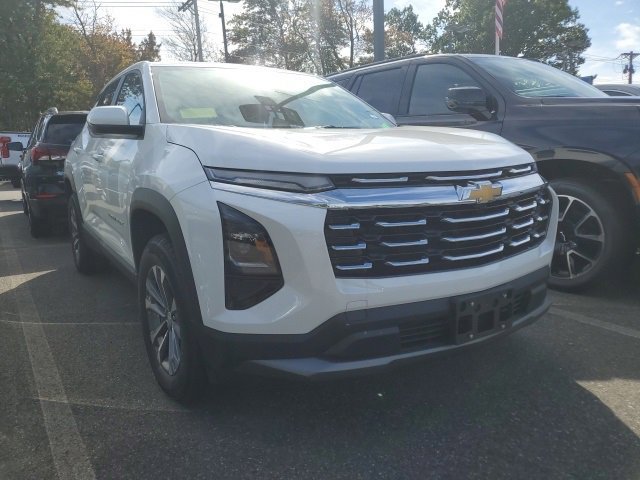 New 2026 Chevrolet Equinox LT image 2