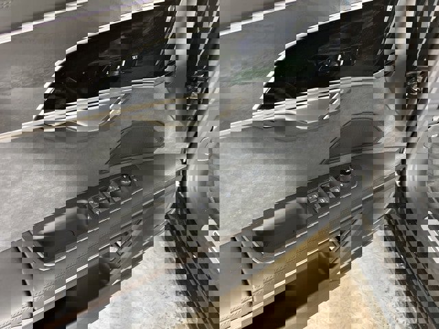 New 2025 Audi A8 L 3.0T image 33