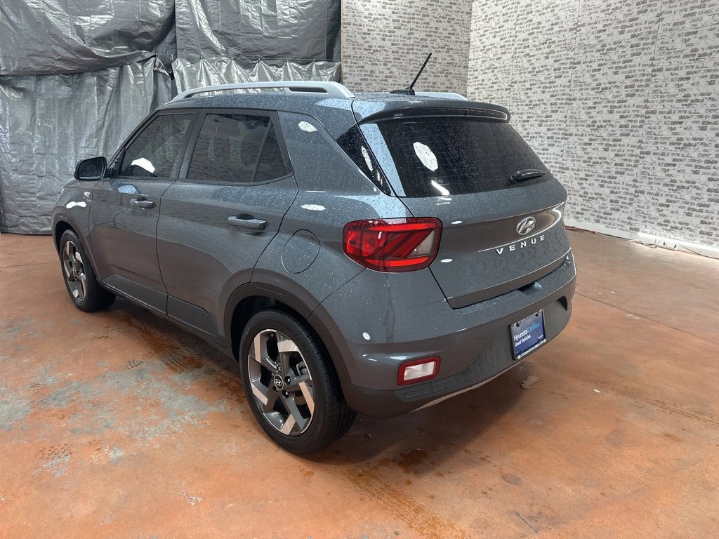 Certified 2025 Hyundai Venue SEL image 5