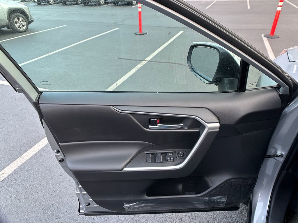 New 2025 Toyota RAV4 XLE w/ Convenience Package image 11