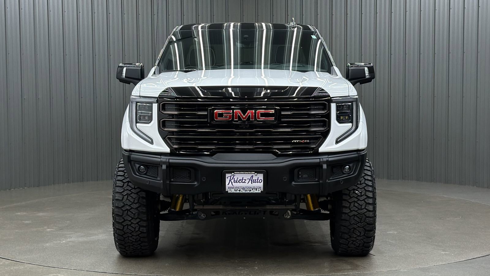 Used 2025 GMC Sierra 1500 AT4X image 8