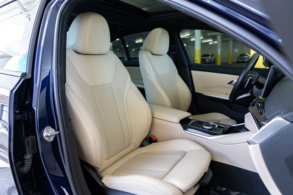 Certified 2023 BMW 330e w/ Premium Package image 29