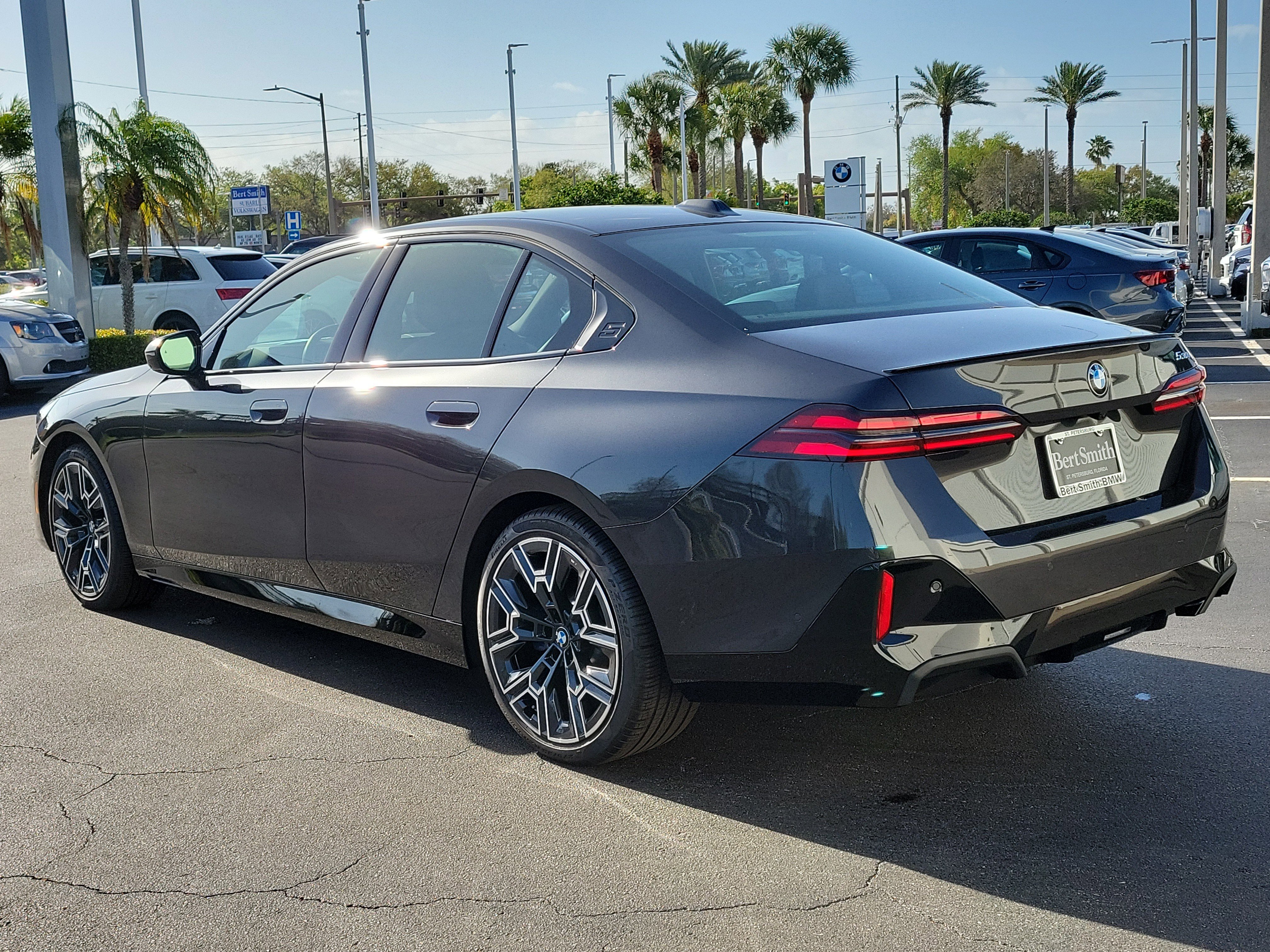 Used 2026 BMW 530i w/ M Sport Package image 4
