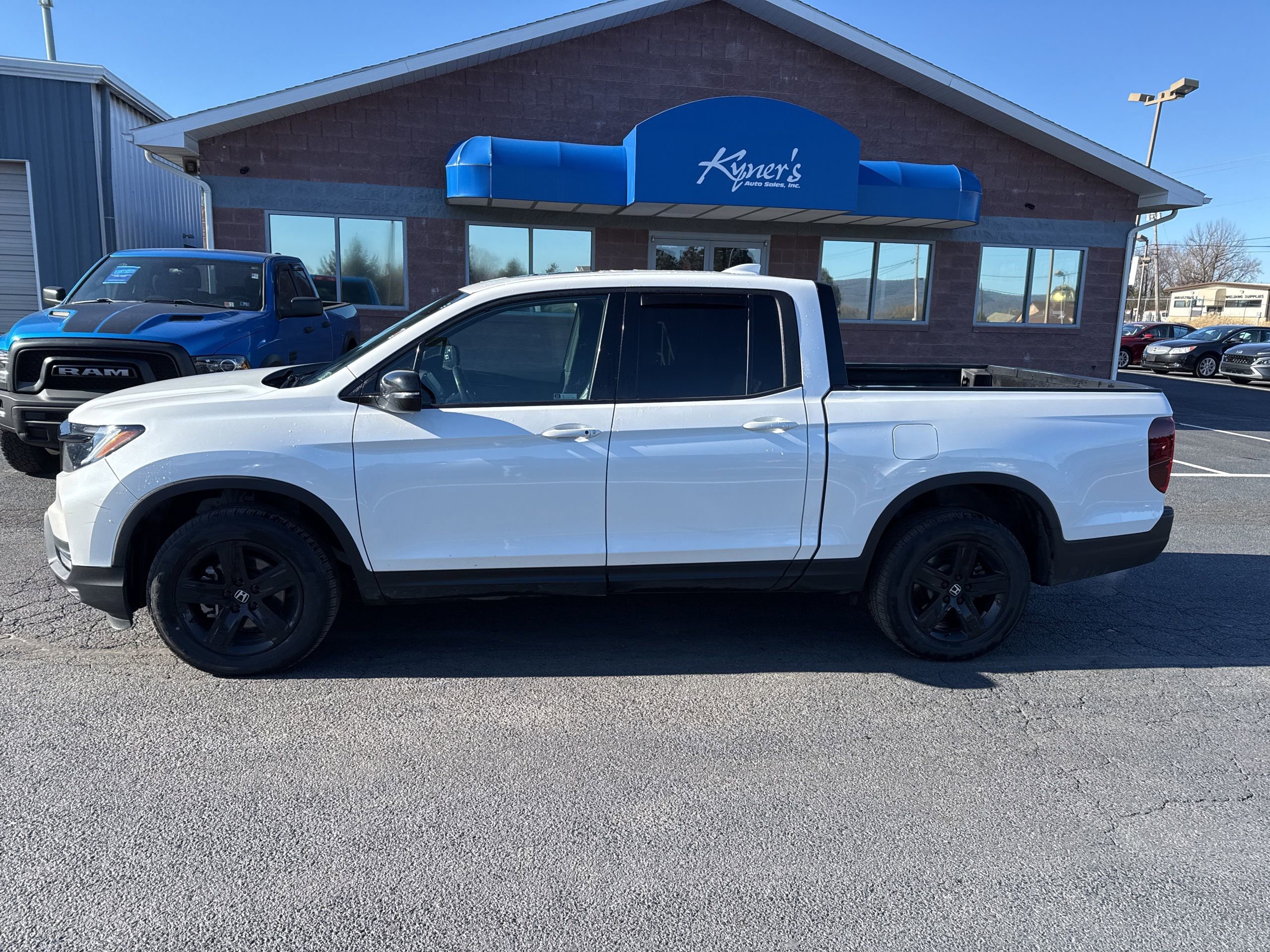 Used 2023 Honda Ridgeline Black Edition image 3