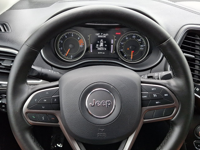 Used 2019 Jeep Cherokee Latitude Plus w/ Comfort/Convenience Group AWD/4WD image 18