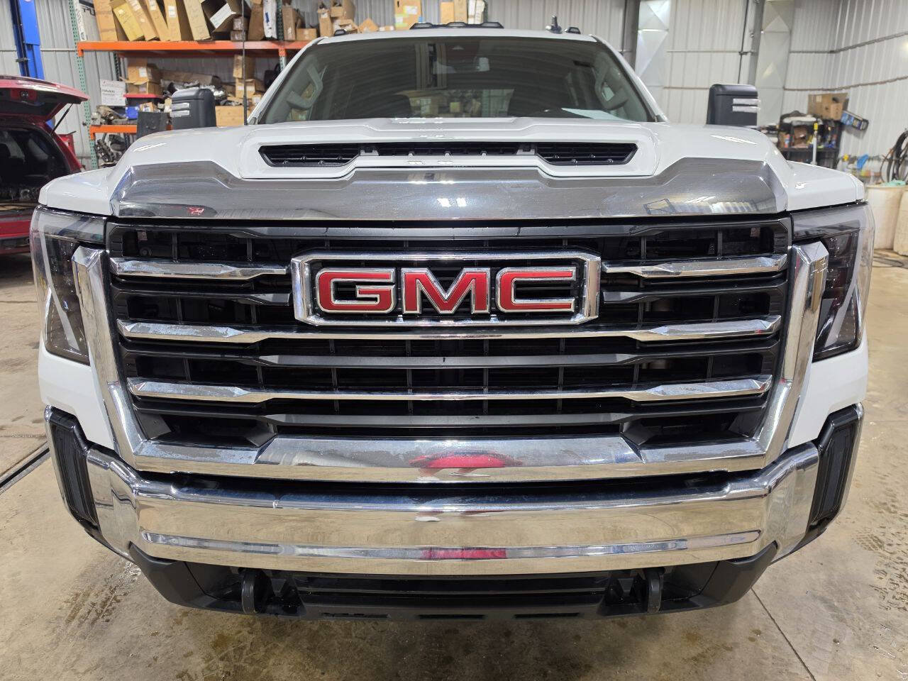Used 2024 GMC Sierra 3500 SLE w/ SLE Convenience Package AWD/4WD image 2