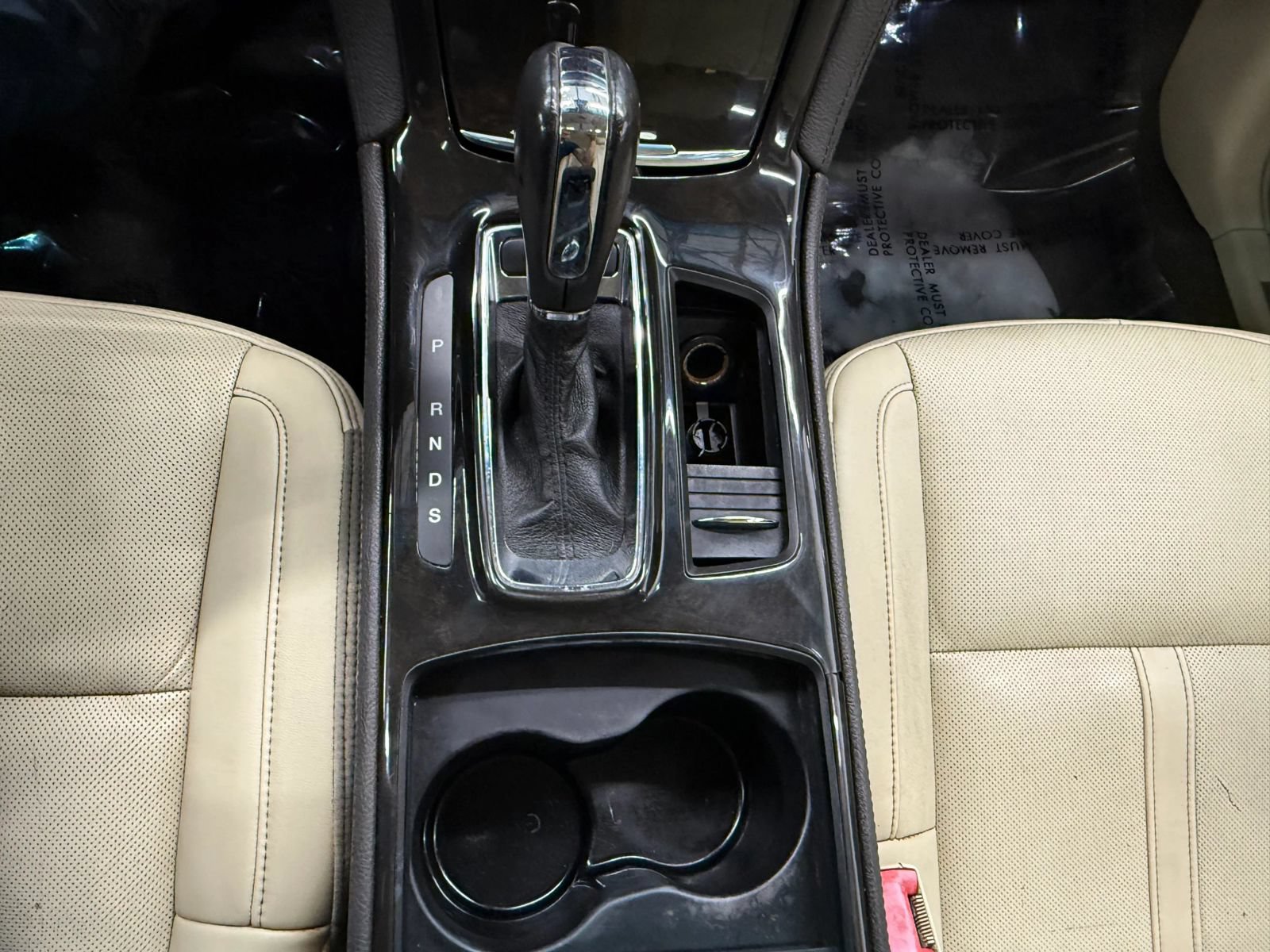 Used 2013 Lincoln MKS AWD image 34