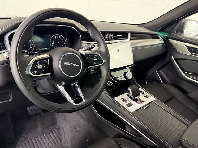 Certified 2025 Jaguar F-PACE R-Dynamic S image 15