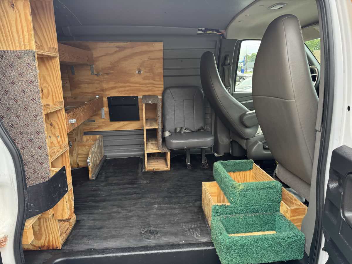 Used 2014 Chevrolet Express 1500 RWD image 28