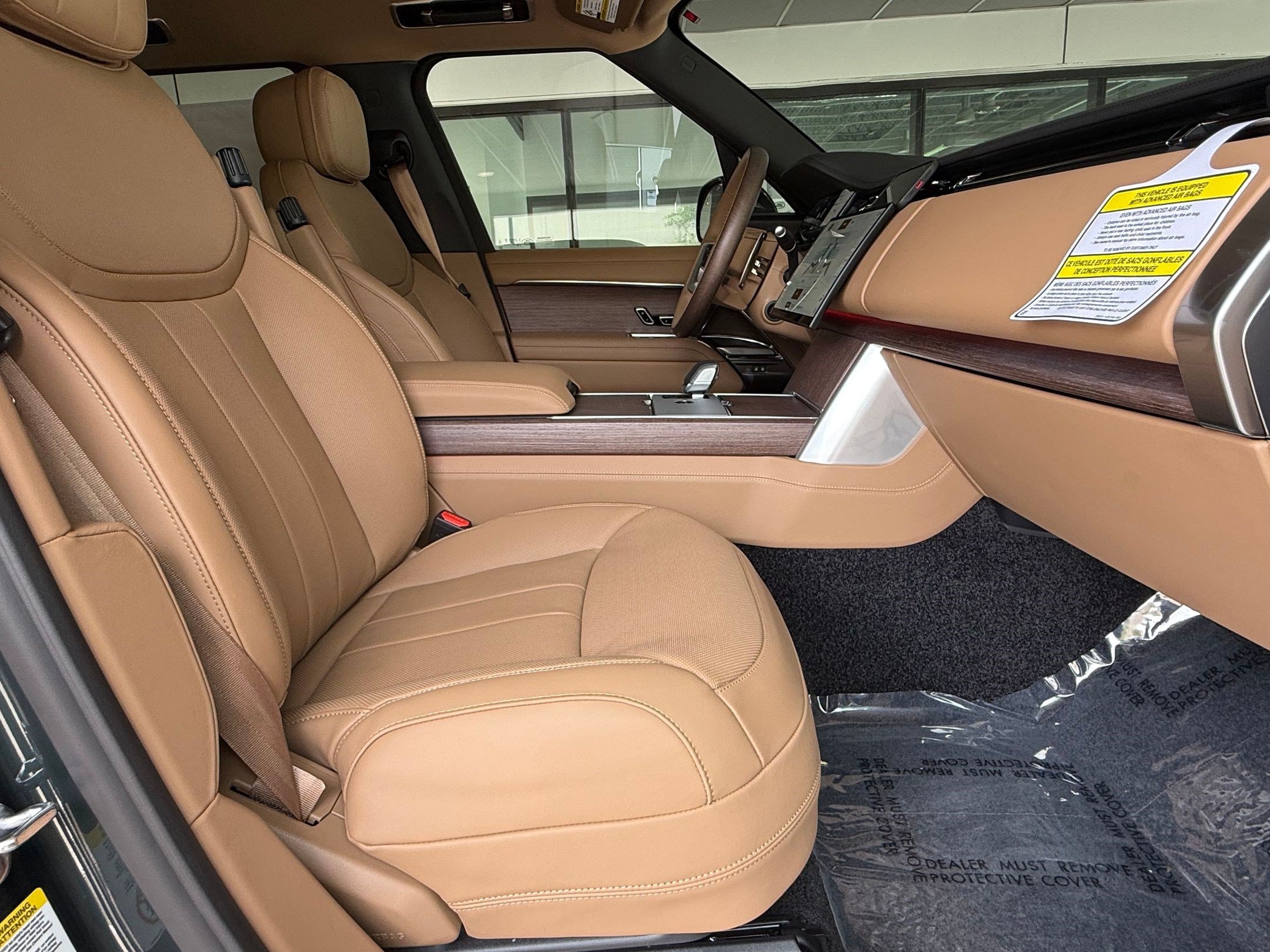 New 2026 Land Rover Range Rover Long Wheelbase SE AWD/4WD image 35