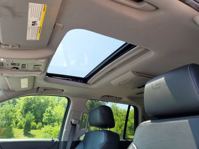 Used 2018 Chevrolet Tahoe Premier AWD/4WD image 16