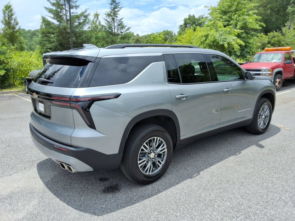 Certified 2025 Chevrolet Traverse LT w/ Driver Confidence Package FWD image 5