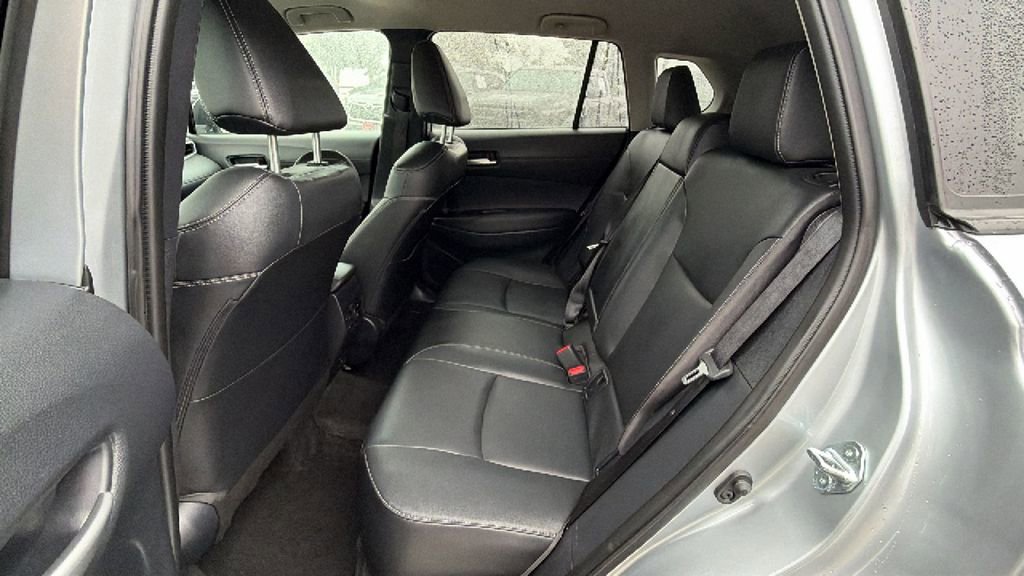 Used 2025 Toyota Corolla Cross XLE FWD image 34