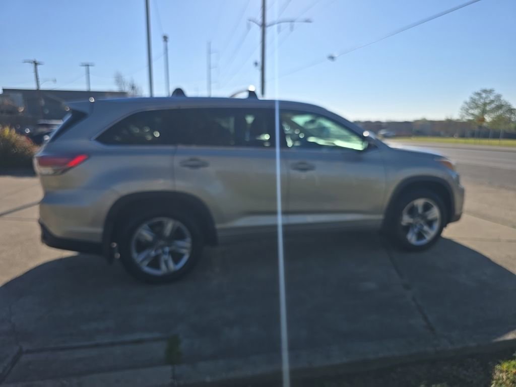 Used 2016 Toyota Highlander Limited image 4