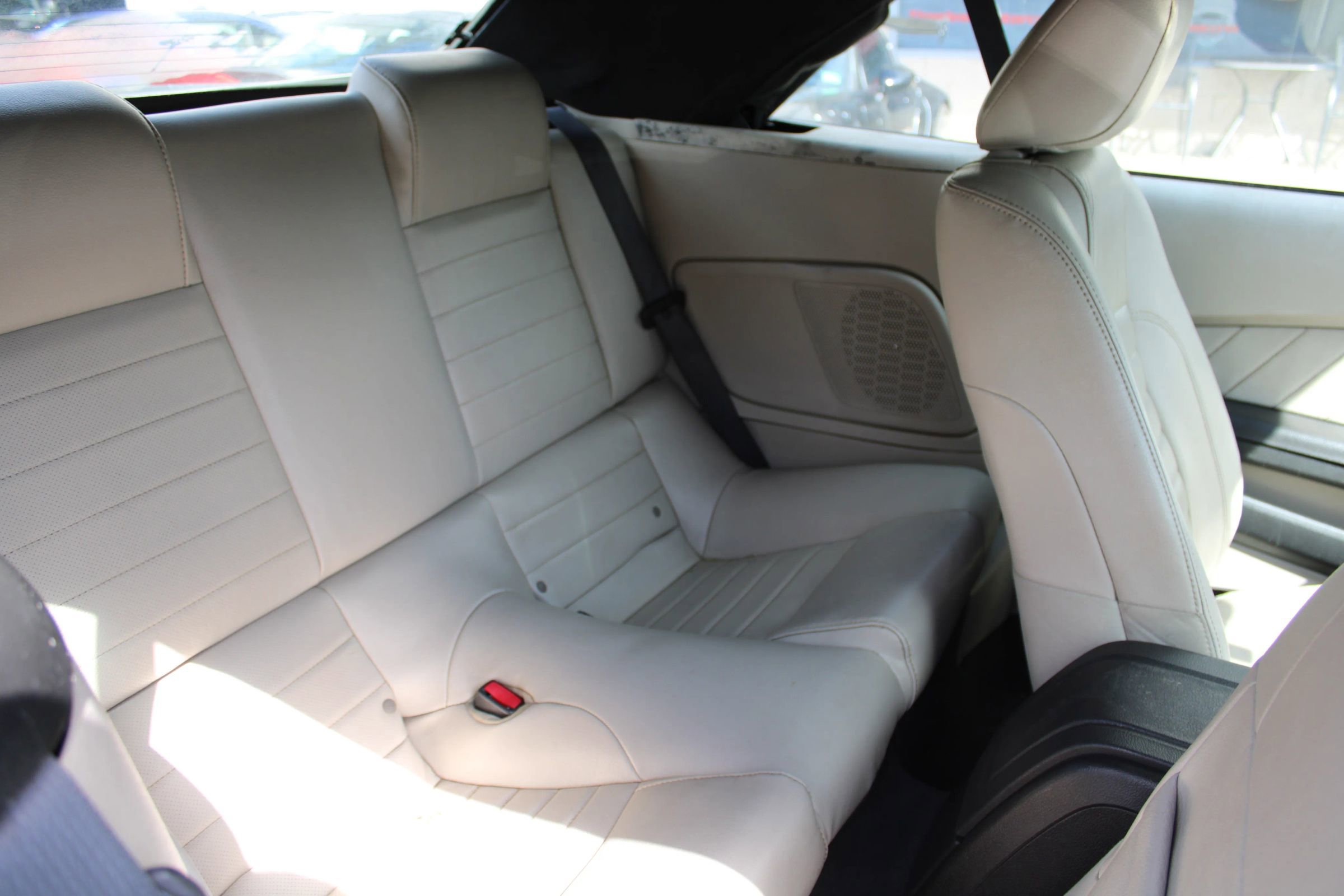 Used 2010 Ford Mustang Convertible image 23