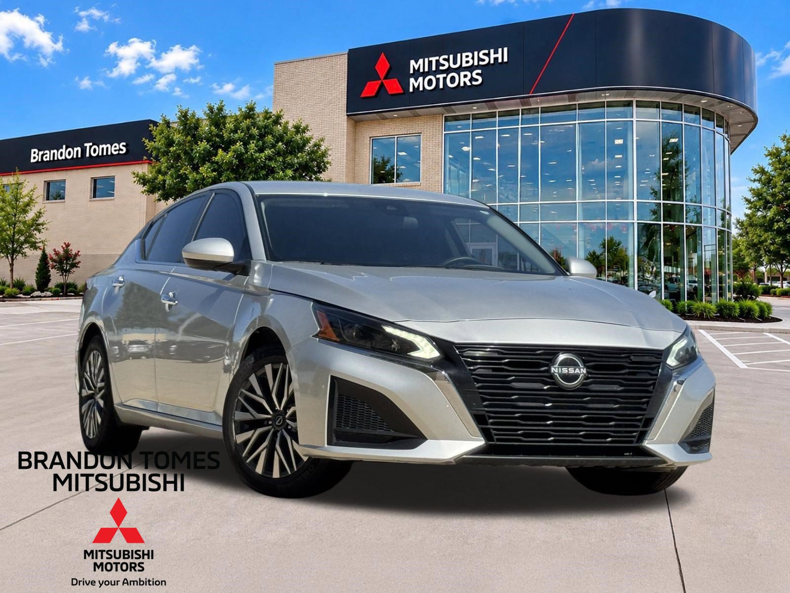 Used 2023 Nissan Altima 2.5 SV FWD image 1