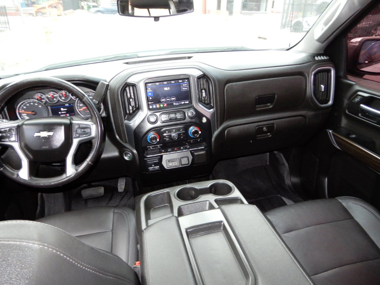 Used 2022 Chevrolet Silverado 1500 LT w/ Leather Package image 16