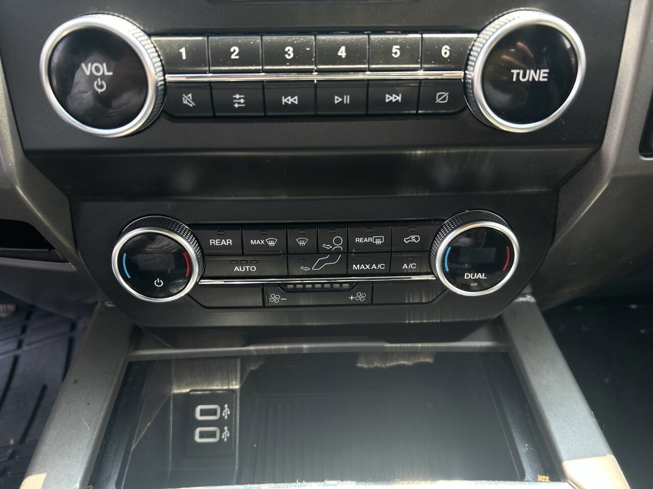 Used 2019 Ford Expedition Max XLT image 15