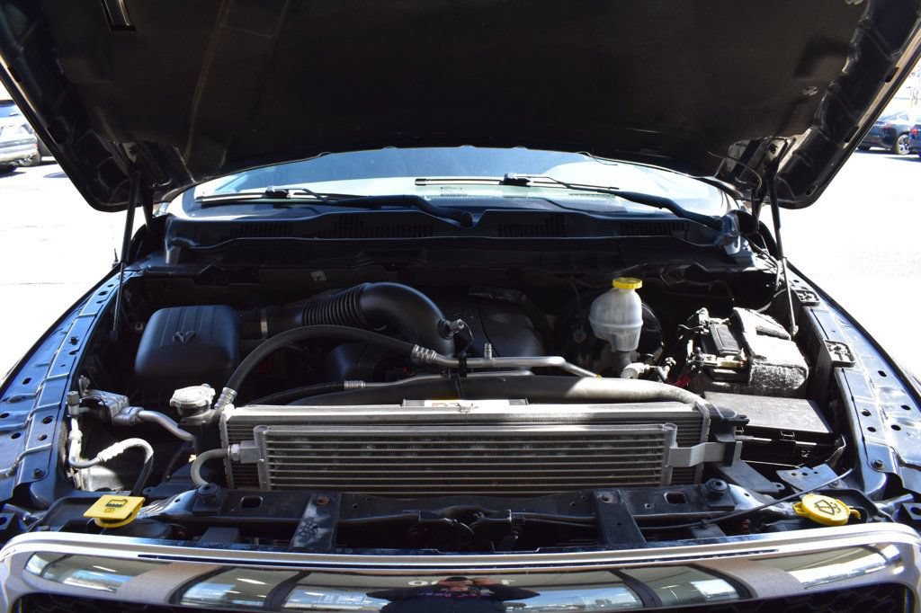 Used 2019 RAM 1500 Classic SLT AWD/4WD image 12
