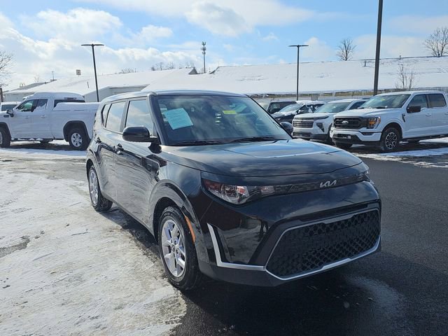 Used 2025 Kia Soul LX w/ LX Technology Package image 10