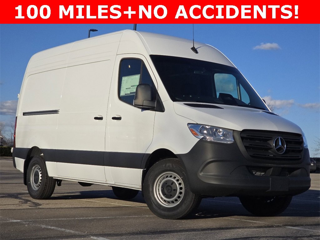 Used 2025 Mercedes-Benz Sprinter 2500 image 2