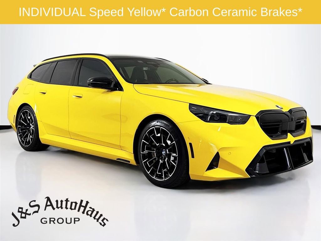 Used 2025 BMW M5 Touring image 1